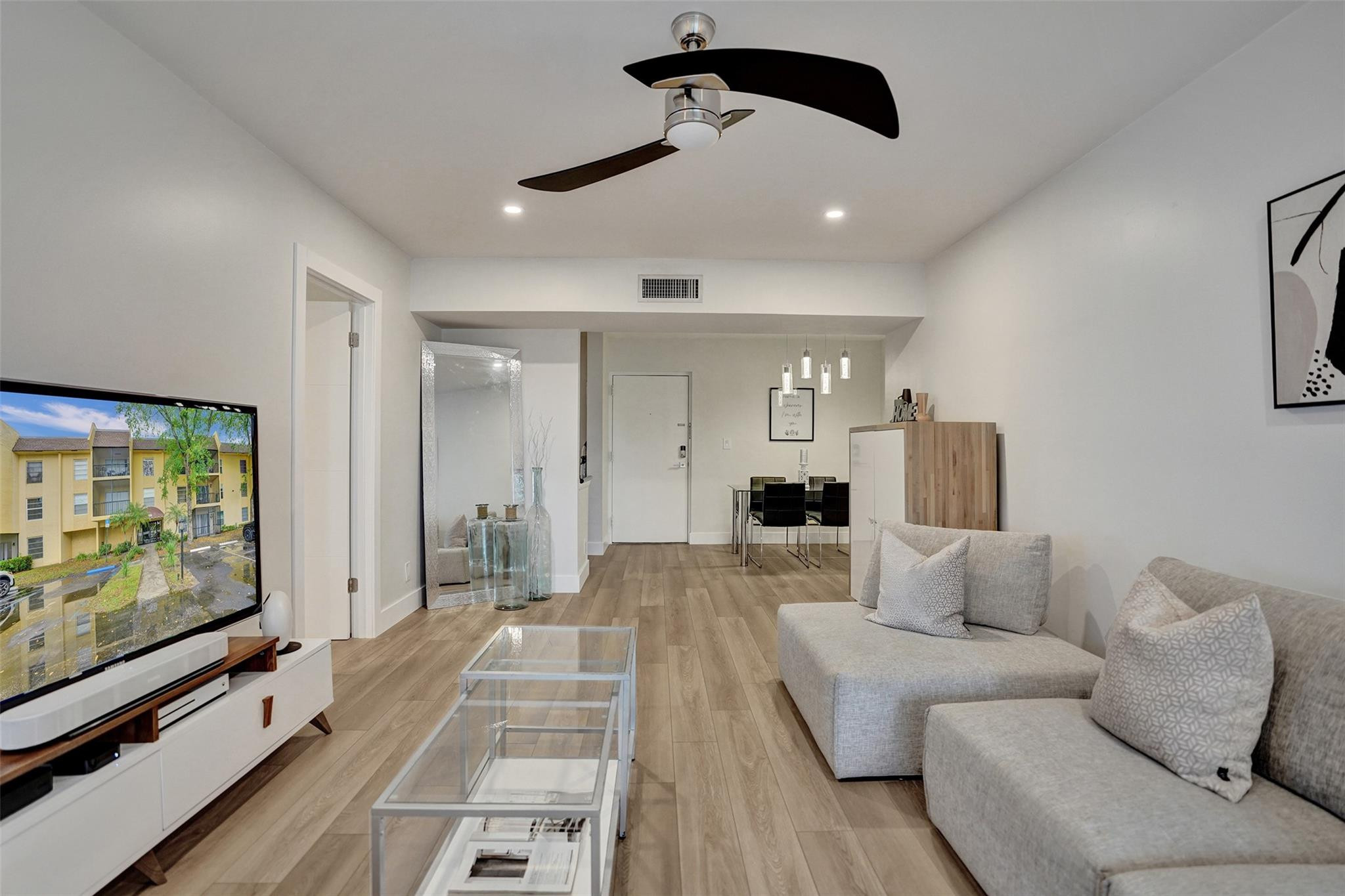 480 NW 20th Street 303