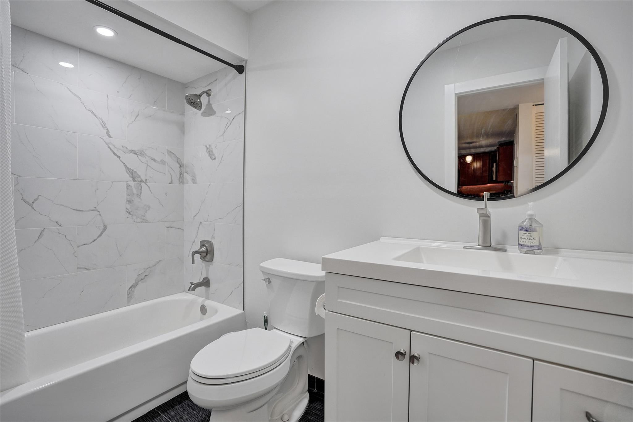 480 NW 20th Street 303