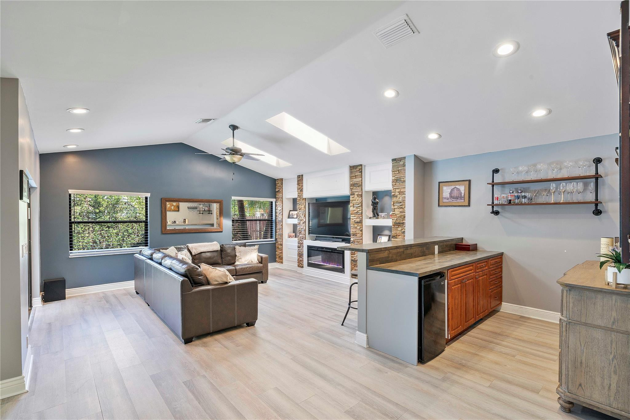 9885 NW 48 Drive