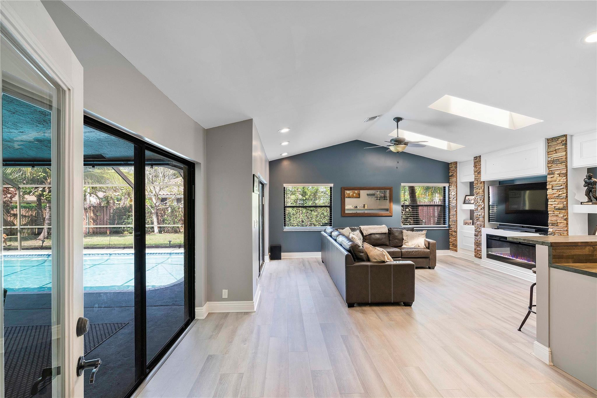 9885 NW 48 Drive