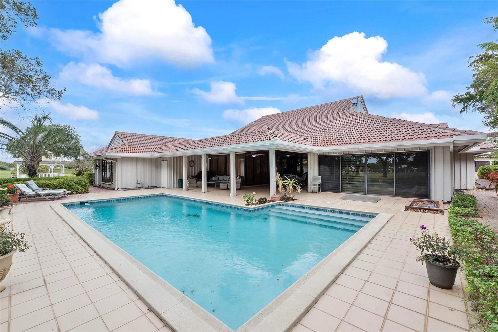 1988 Colonial Drive