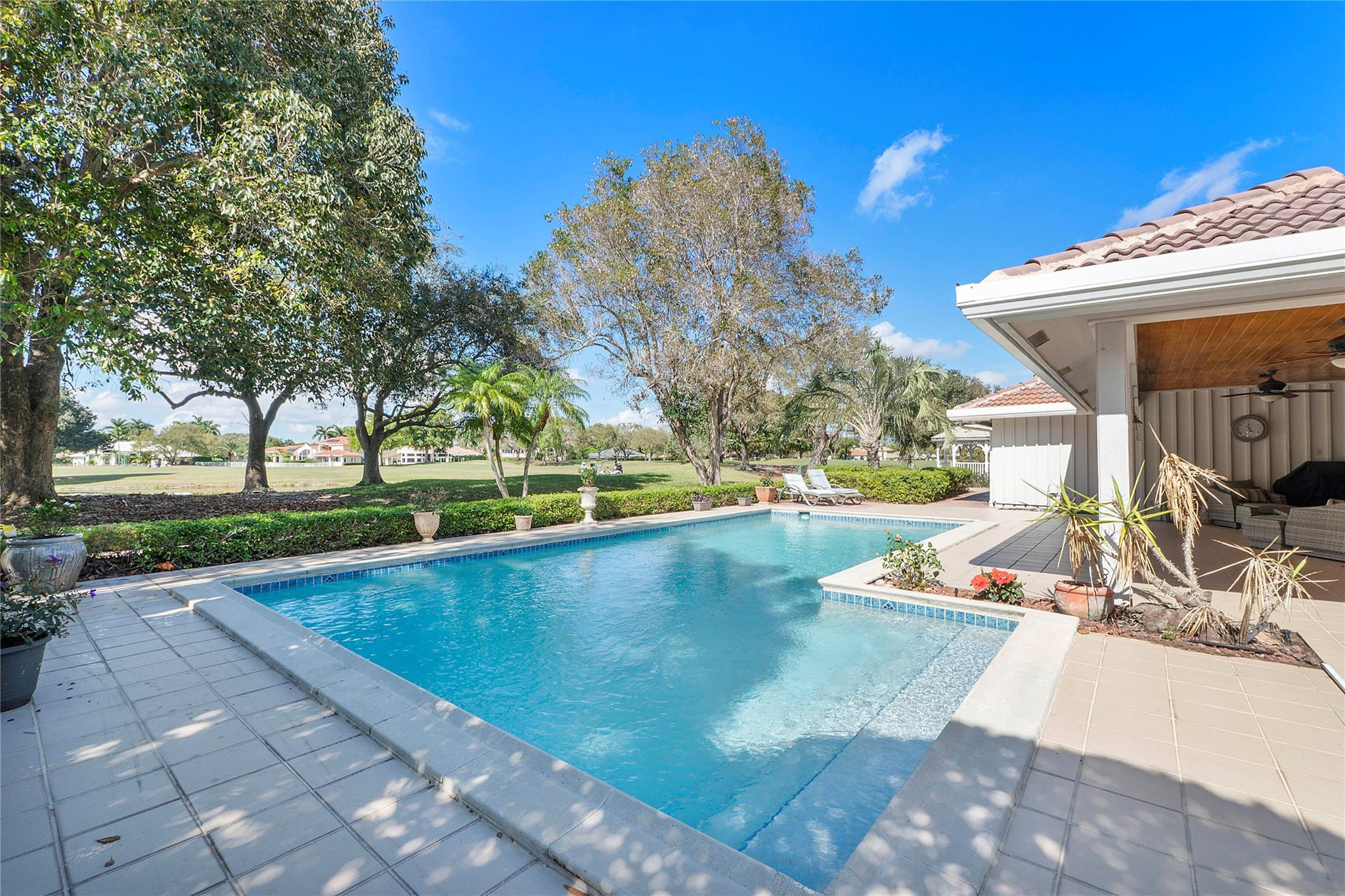 1988 Colonial Drive