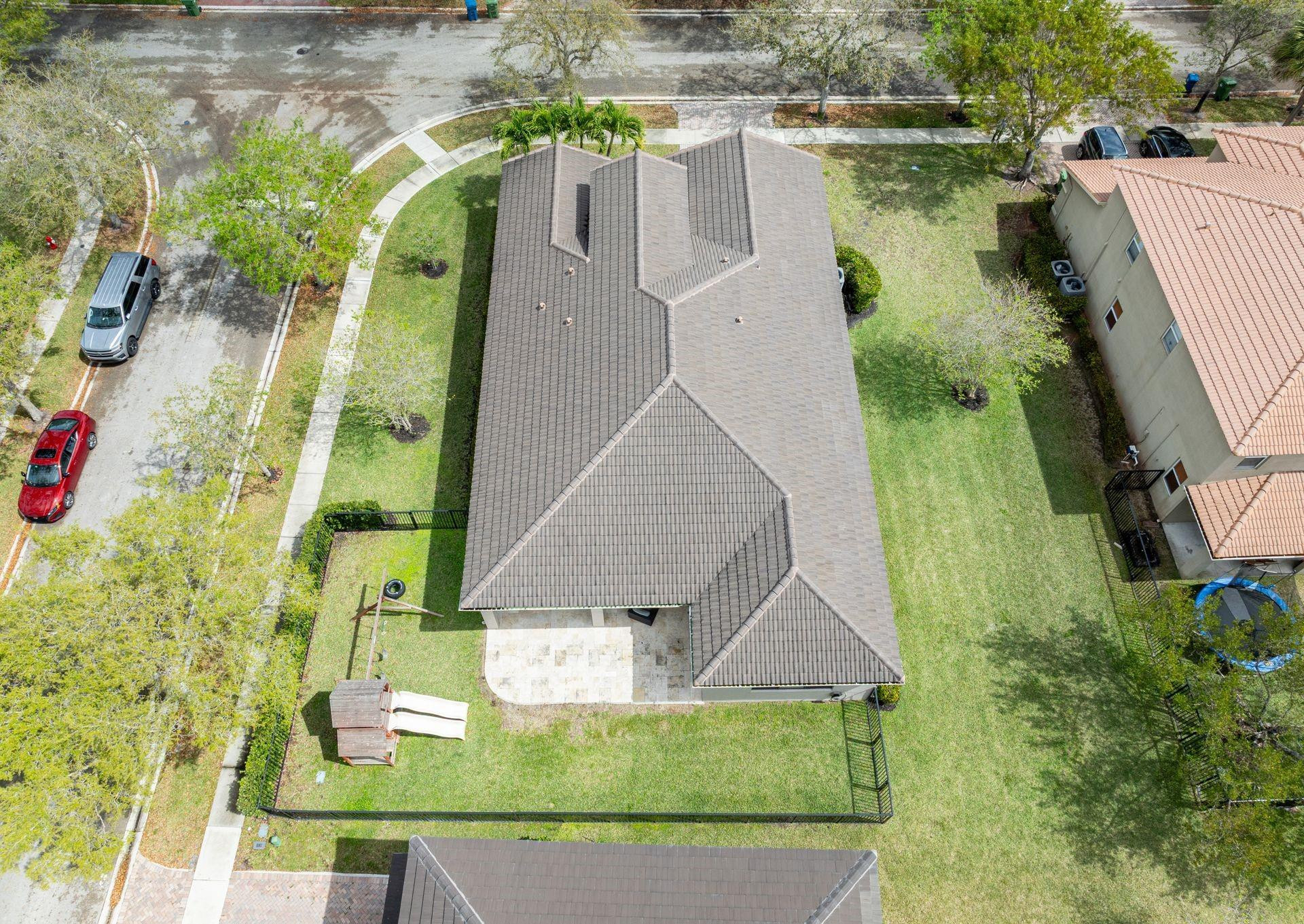 4411 E Seneca Avenue
