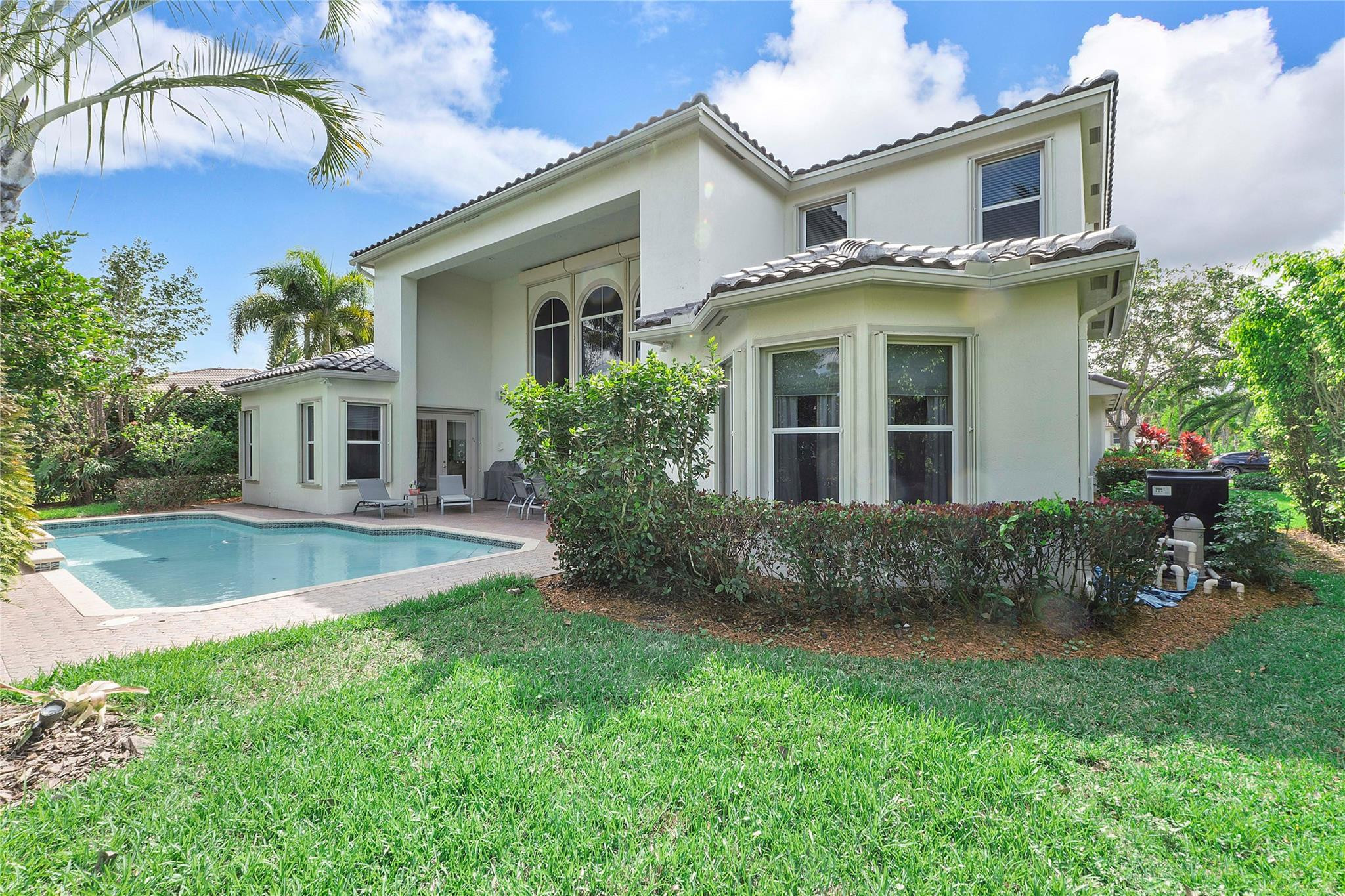 11815 NW 10th Place