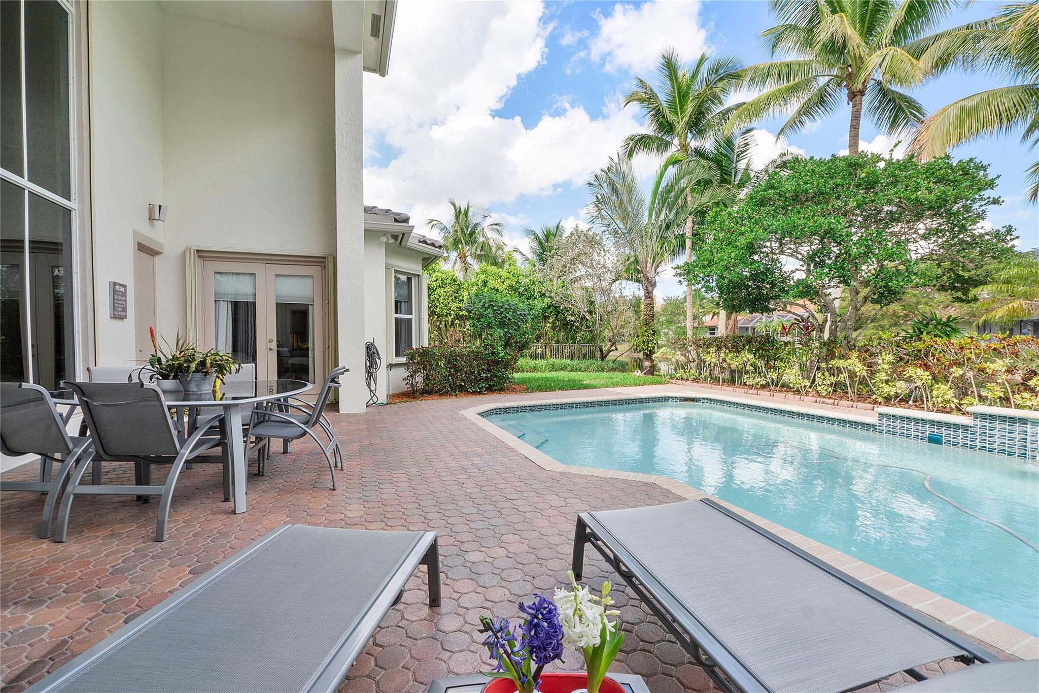 11815 NW 10th Place