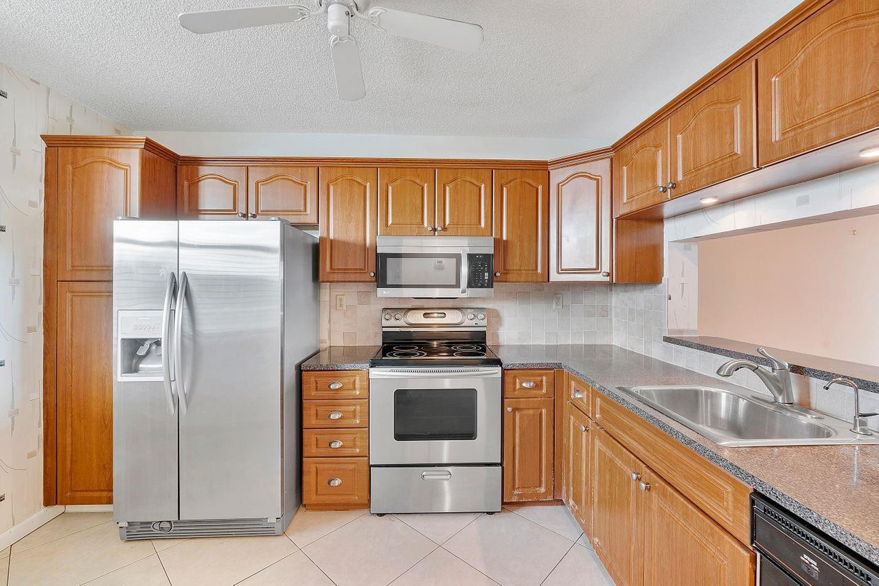 2907 Carambola Circle 506