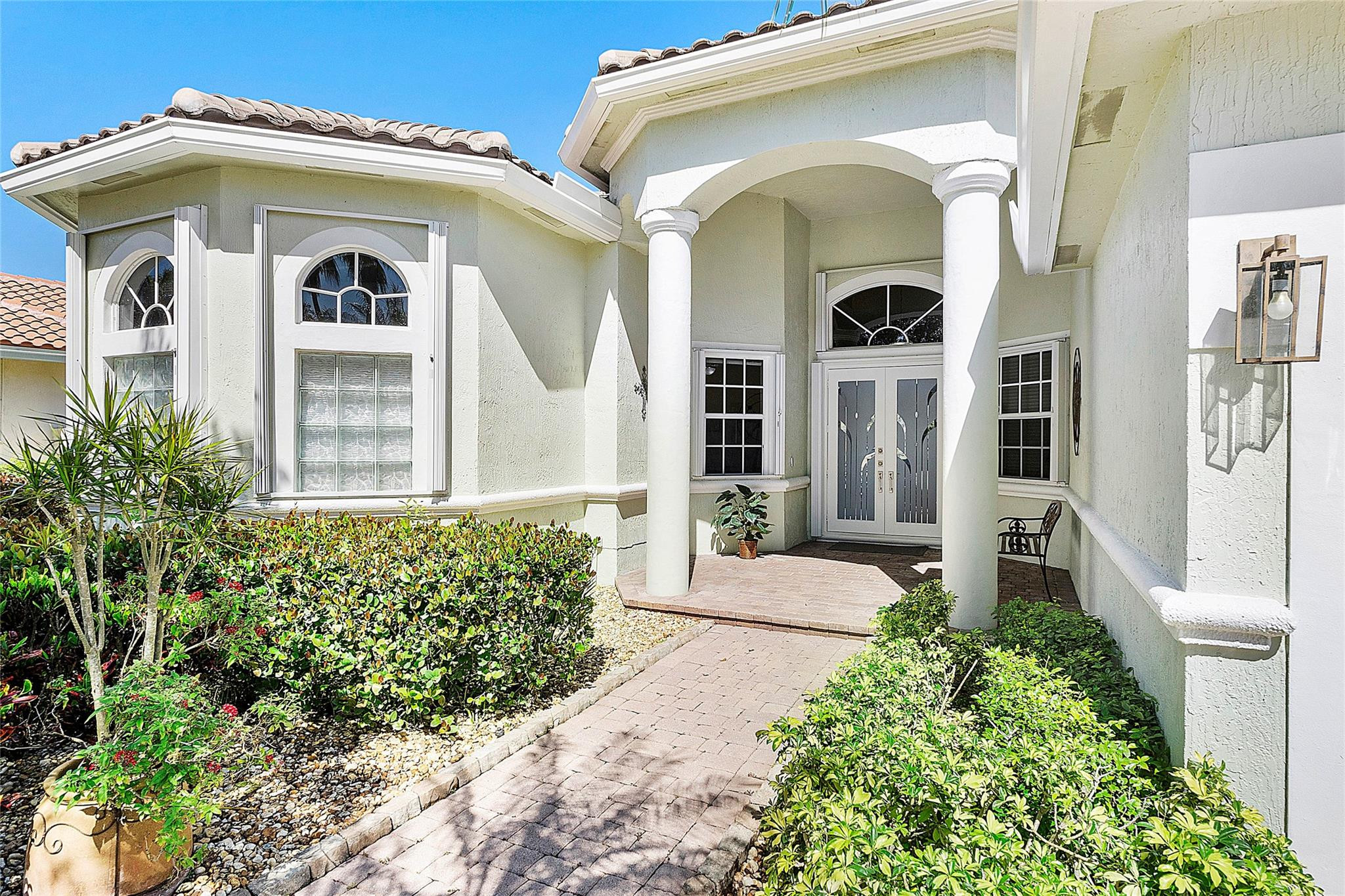 5121 Kensington Circle