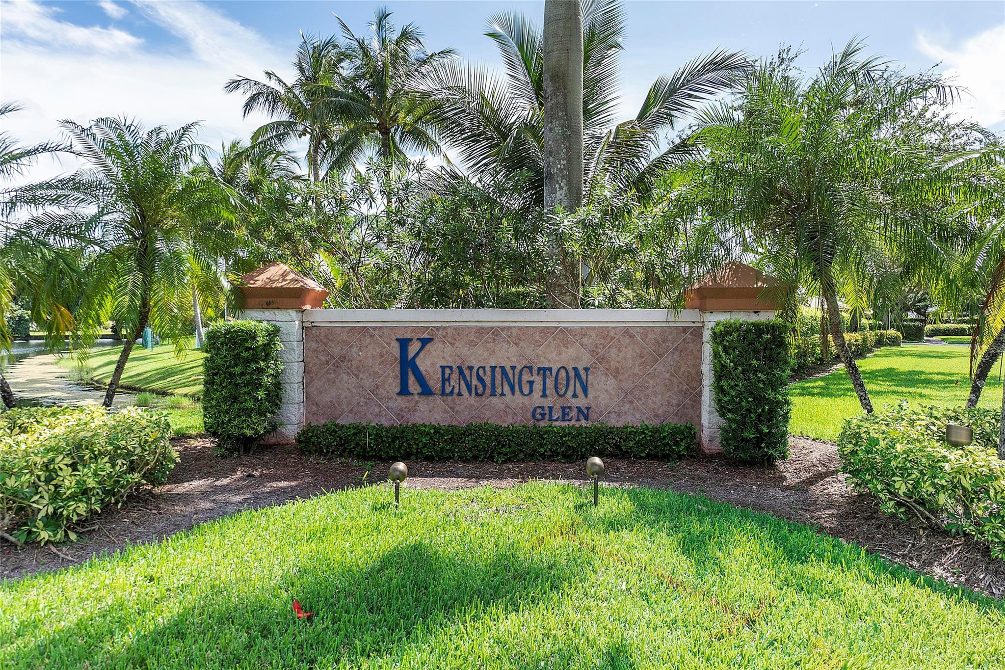 5121 Kensington Circle