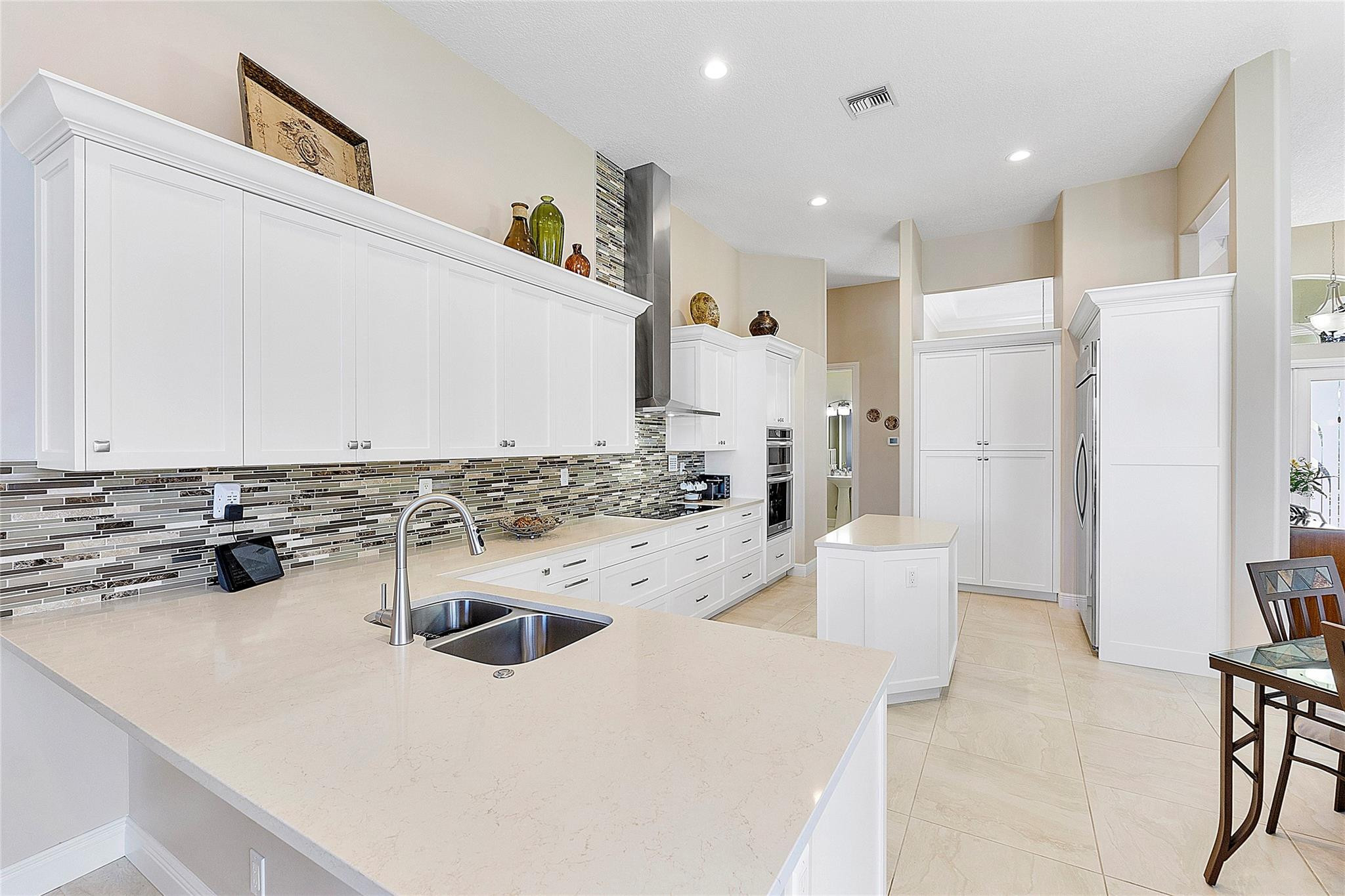 5121 Kensington Circle