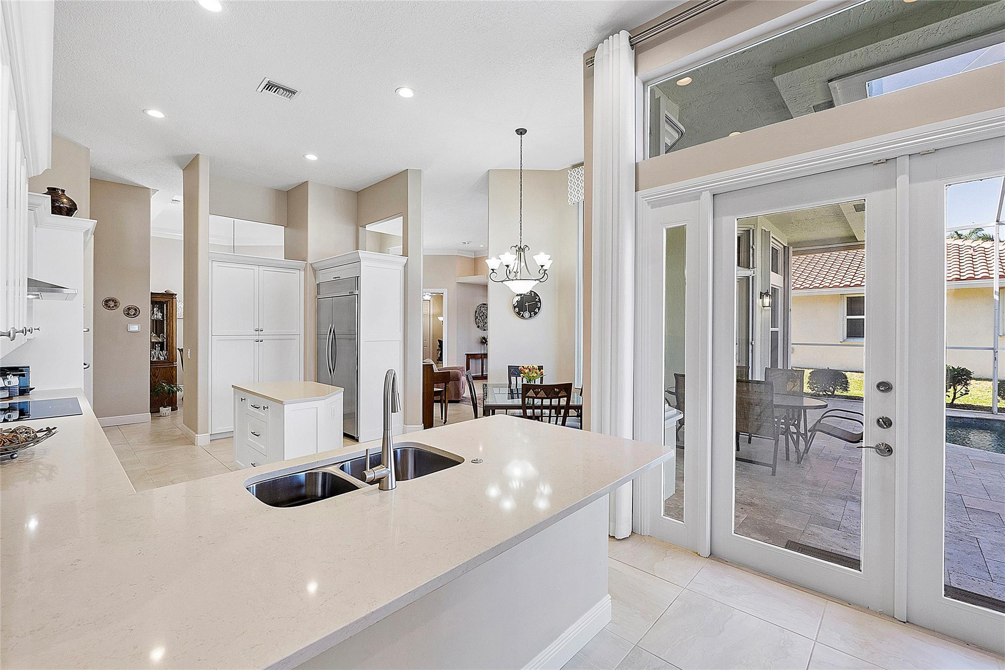 5121 Kensington Circle