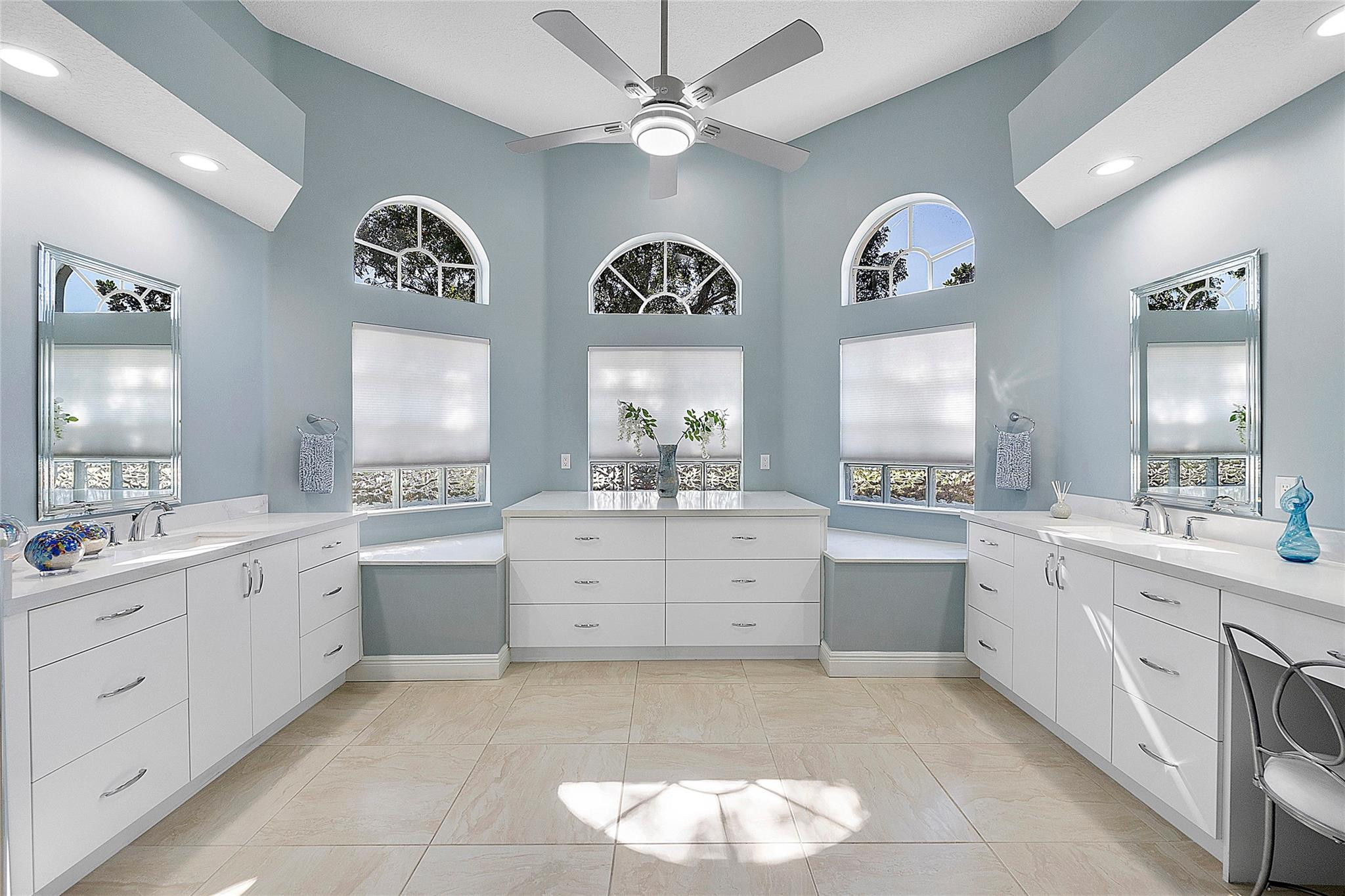 5121 Kensington Circle