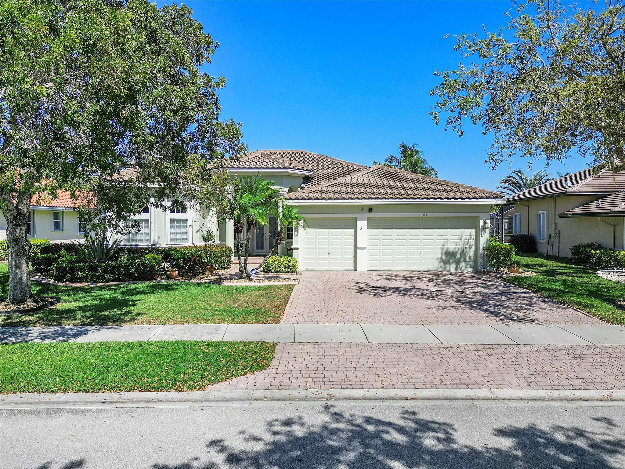 5121 Kensington Circle