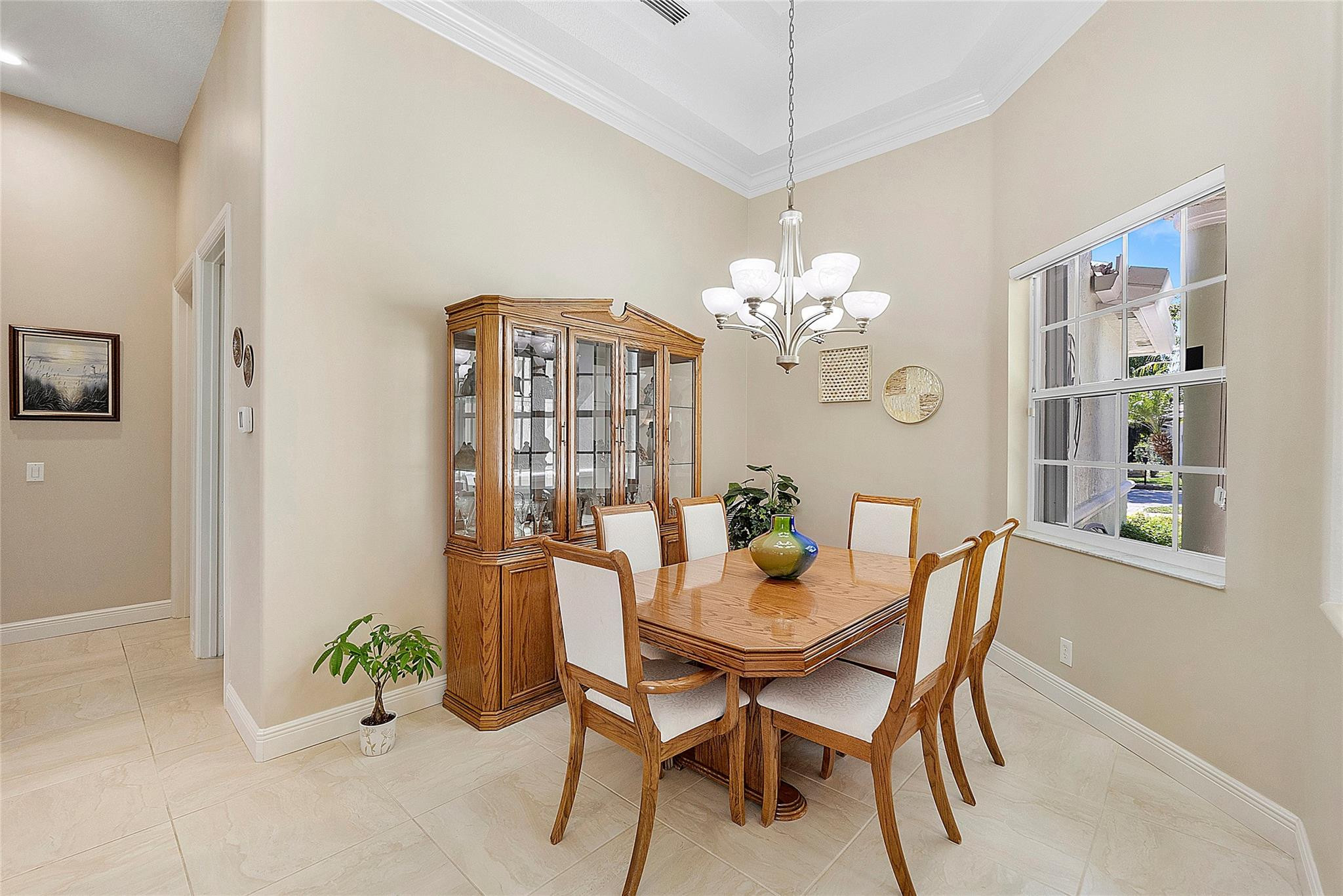 5121 Kensington Circle