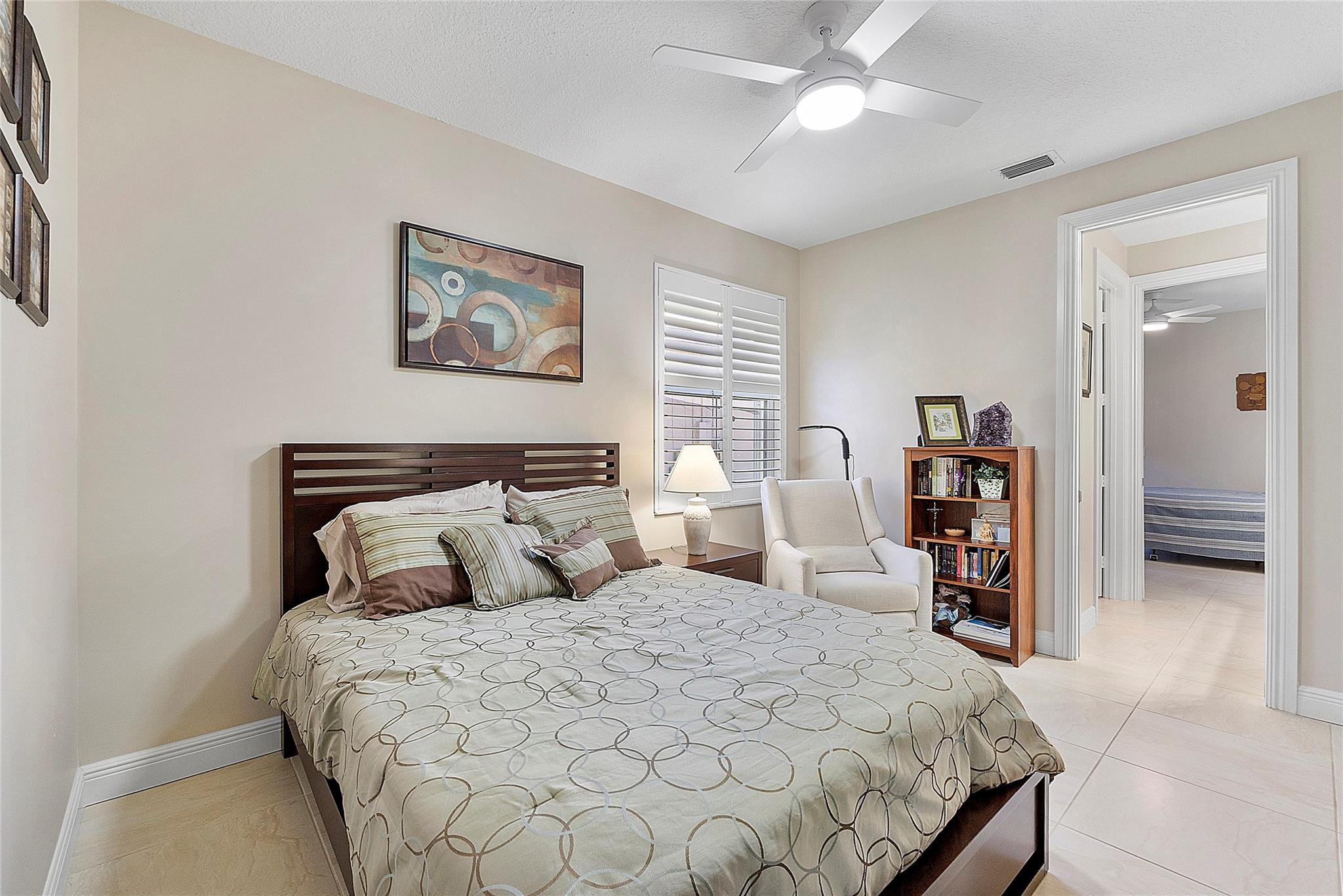 5121 Kensington Circle