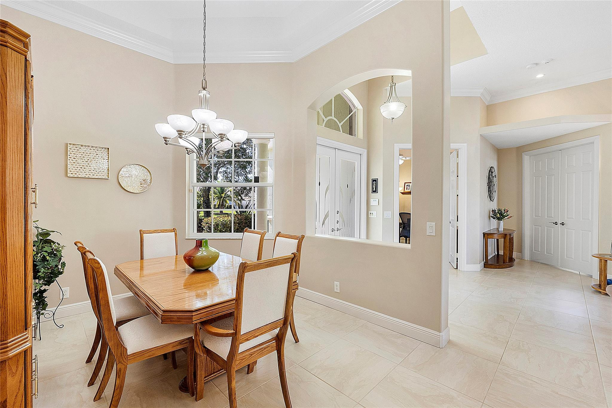 5121 Kensington Circle