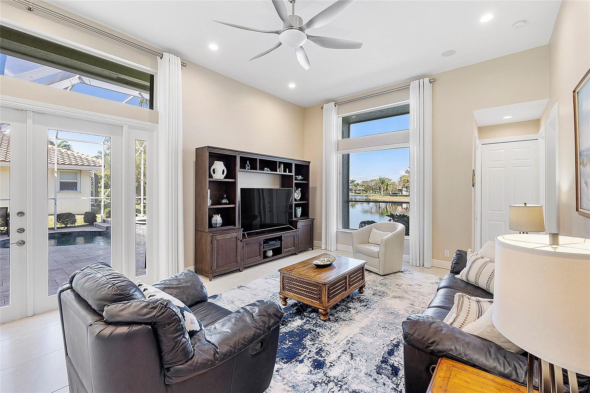 5121 Kensington Circle