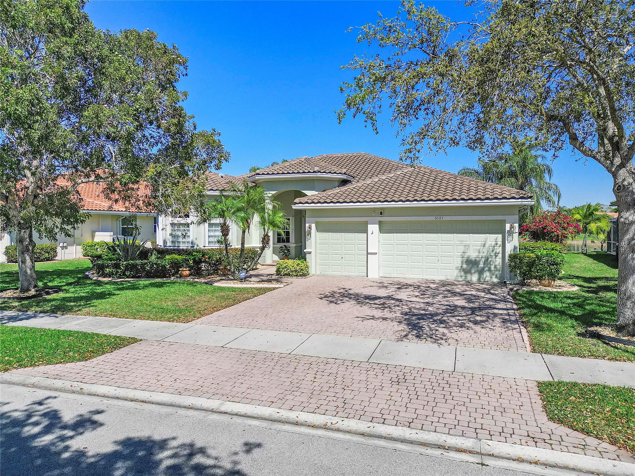 5121 Kensington Circle