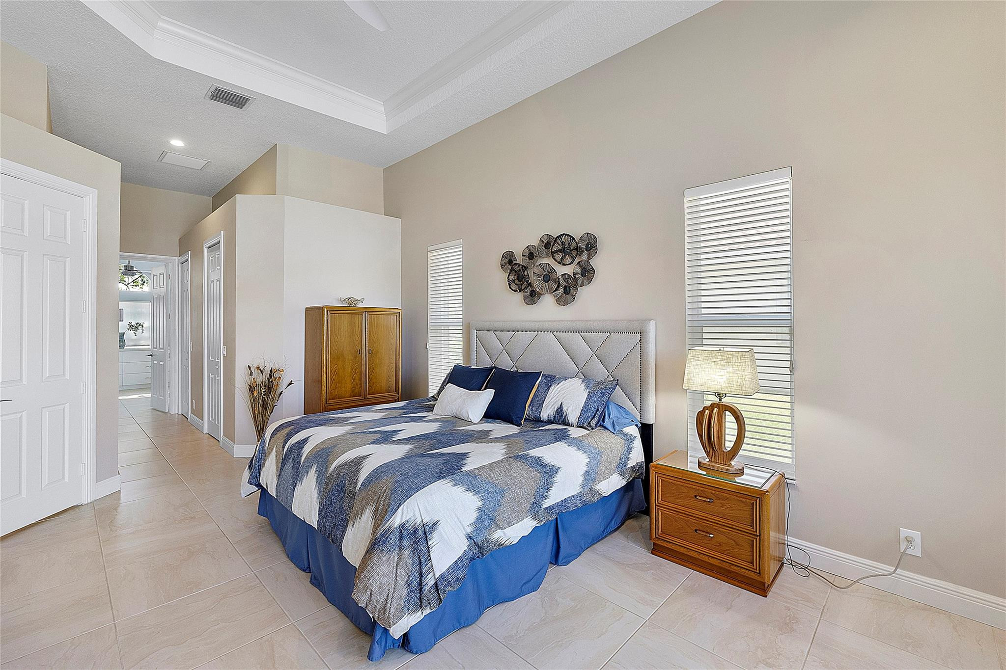 5121 Kensington Circle