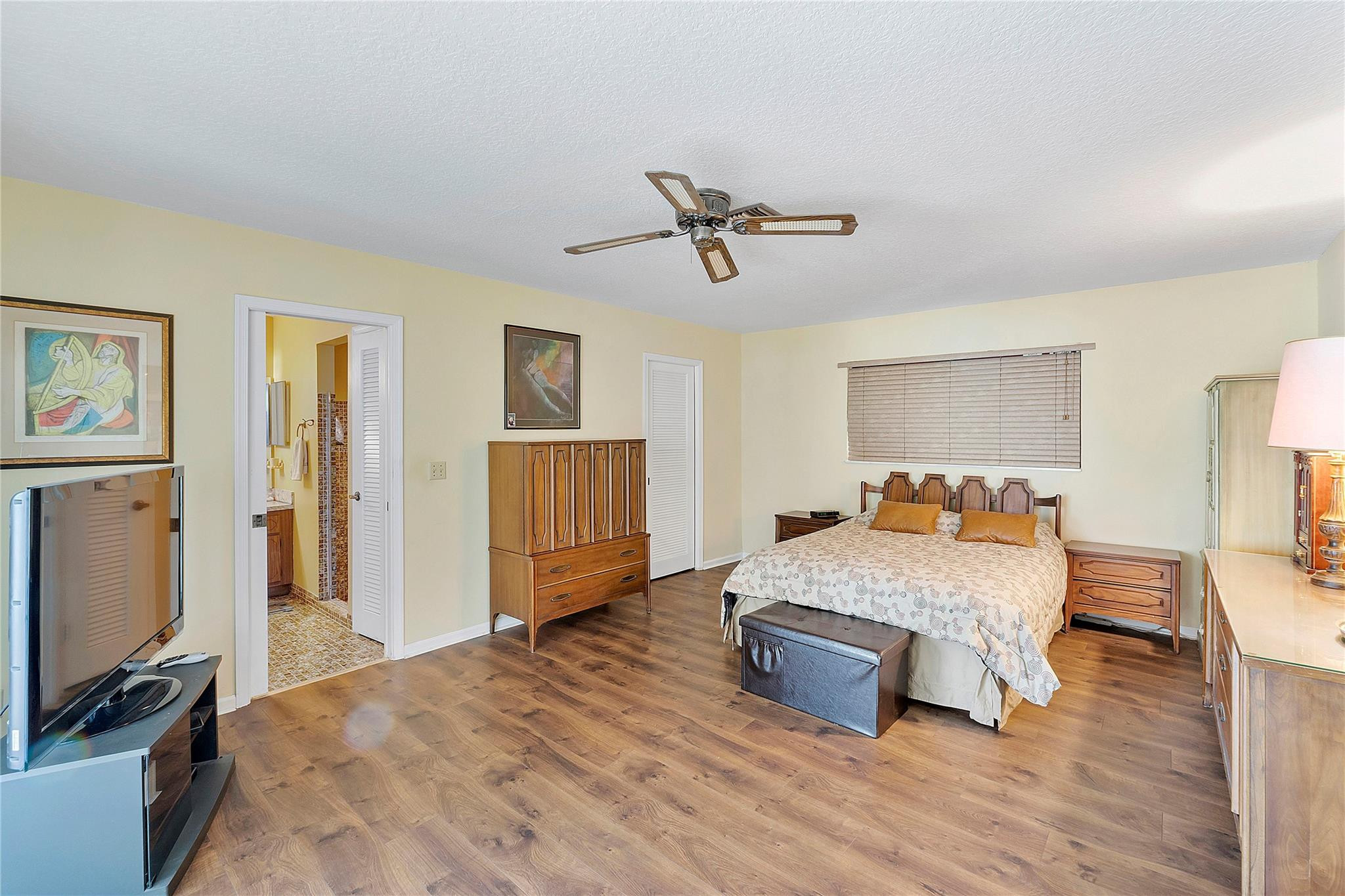 9977 NW 16th Street