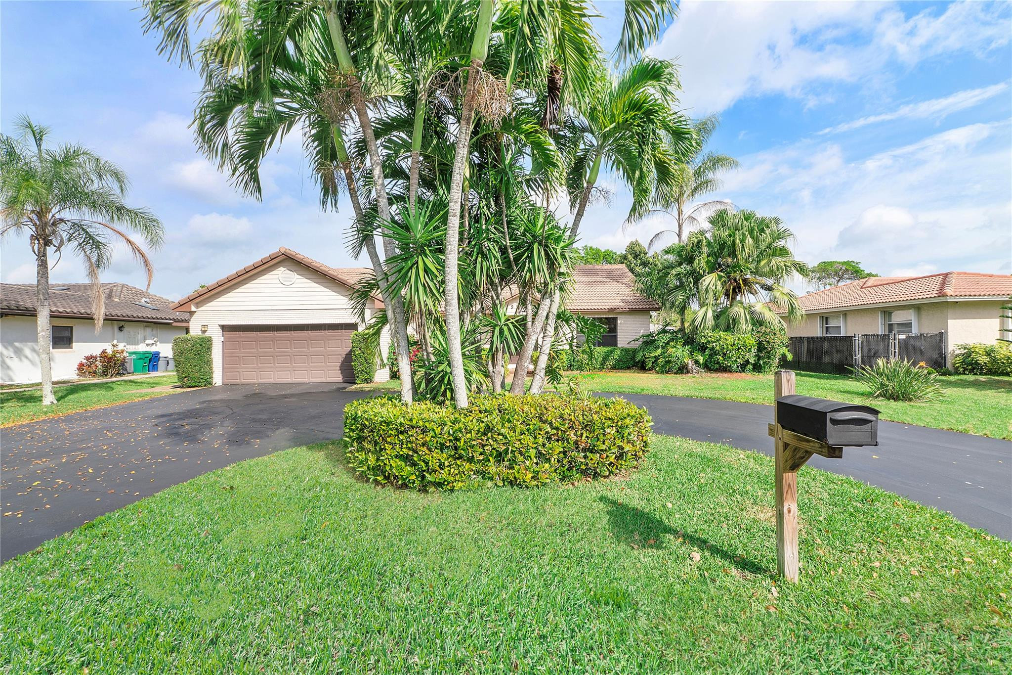 9977 NW 16th Street