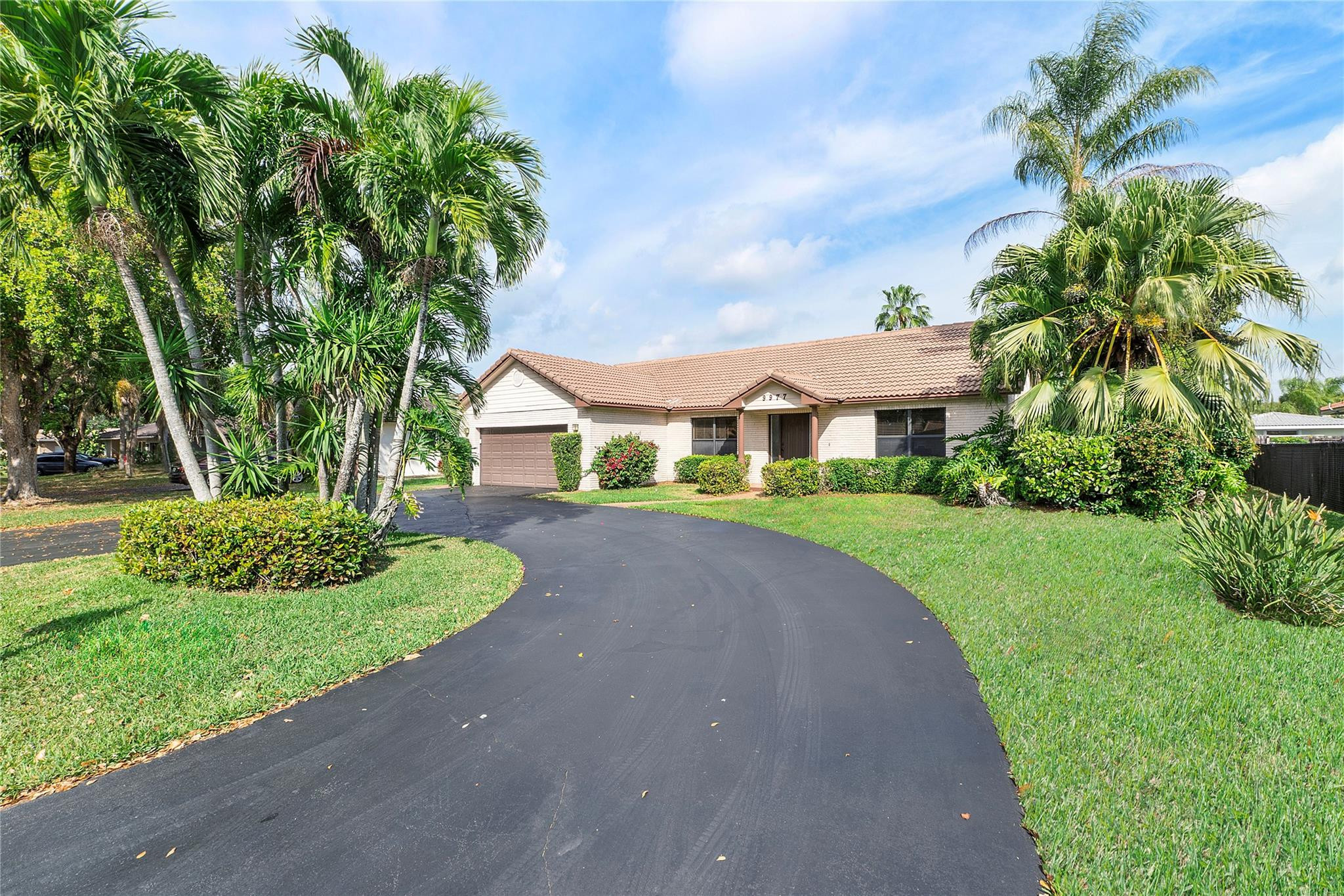 9977 NW 16th Street