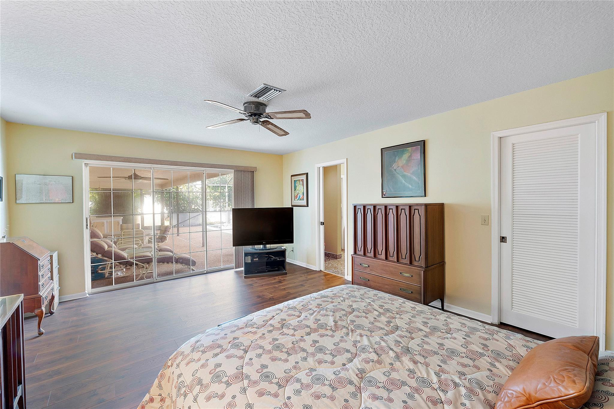 9977 NW 16th Street