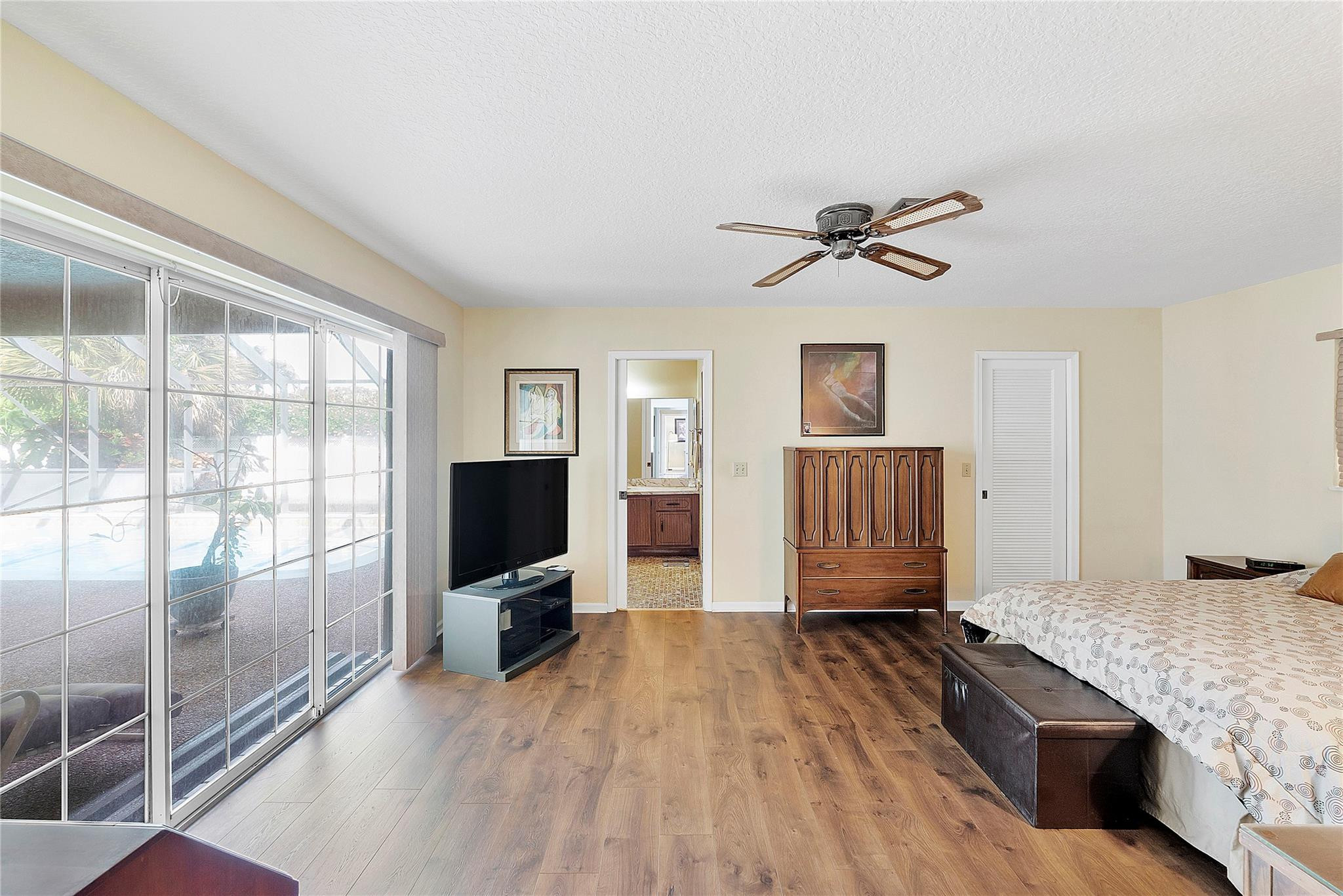 9977 NW 16th Street