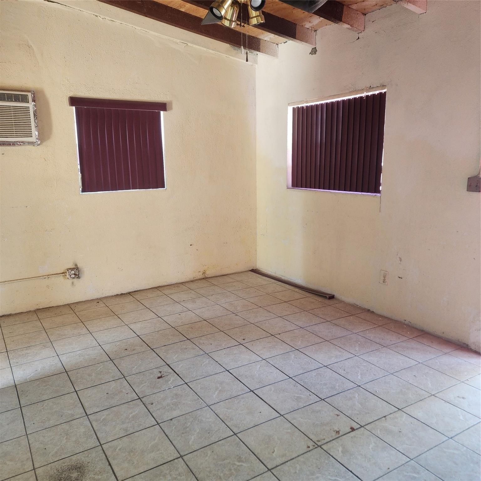 2838 NW 4th Street