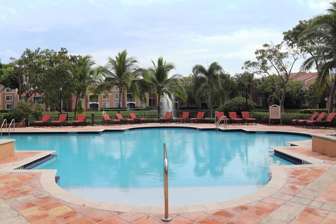 4824 N State Road 7 9-103