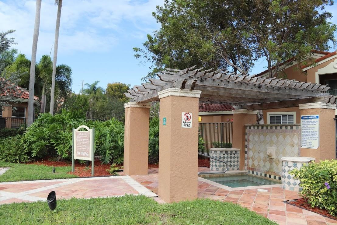 4824 N State Road 7 9-103