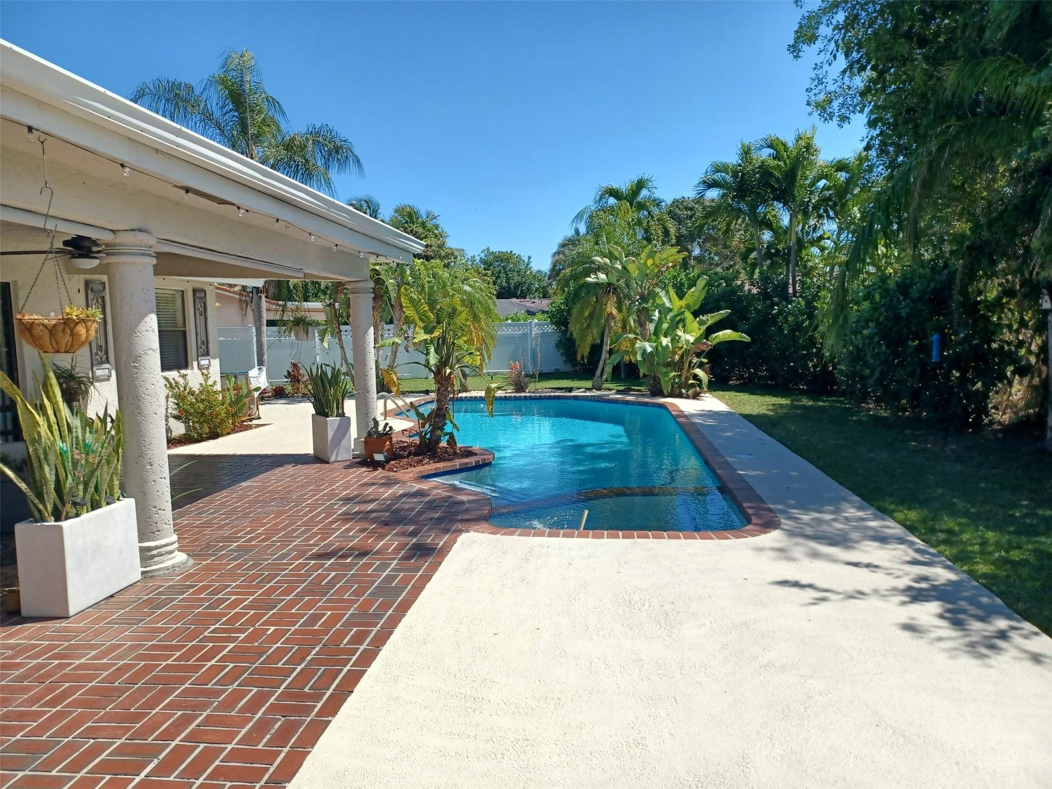 12202 NW 25th Court