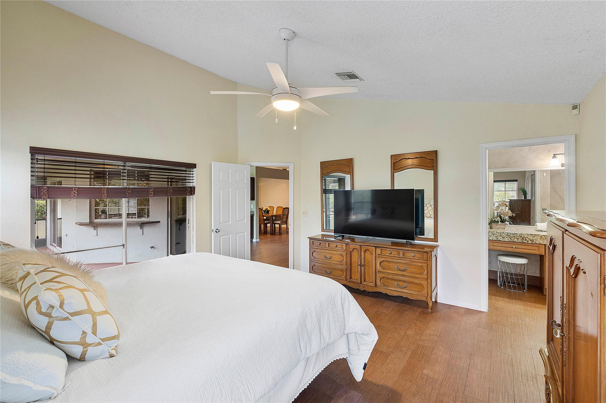 5486 Pine Lane