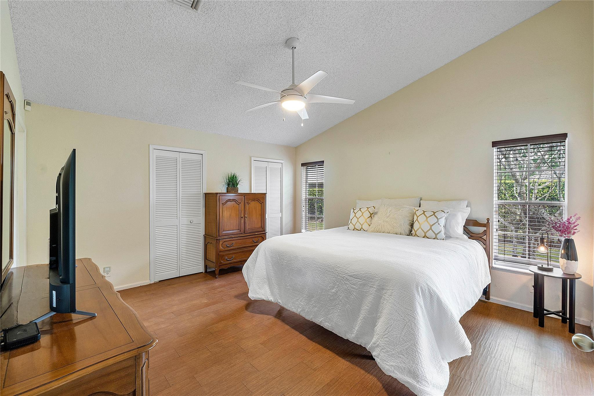 5486 Pine Lane