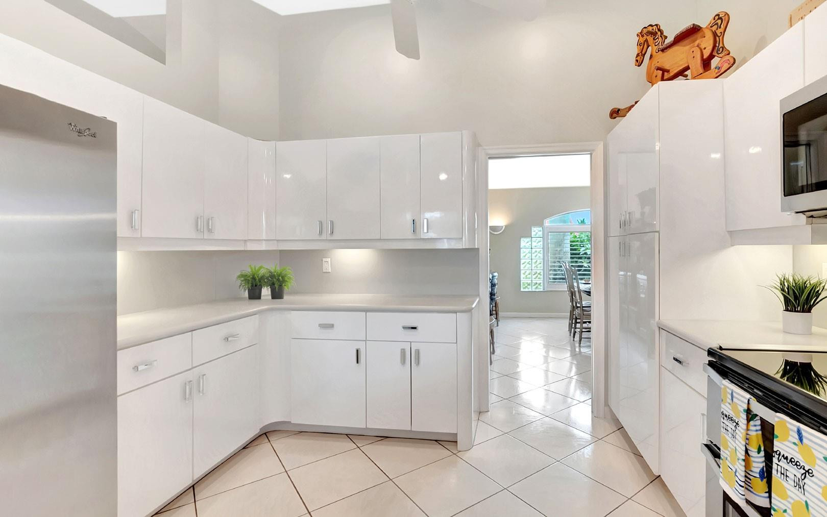 2208 Deer Creek Way