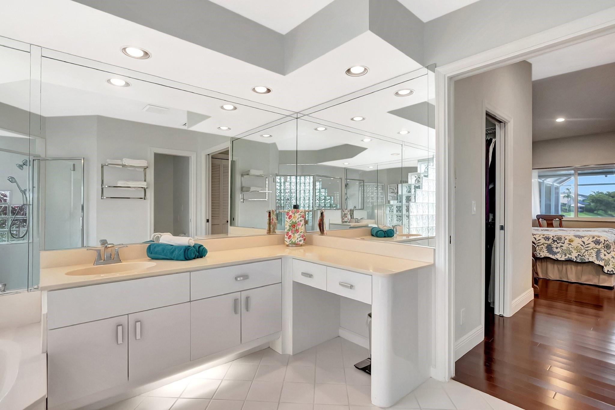 2208 Deer Creek Way