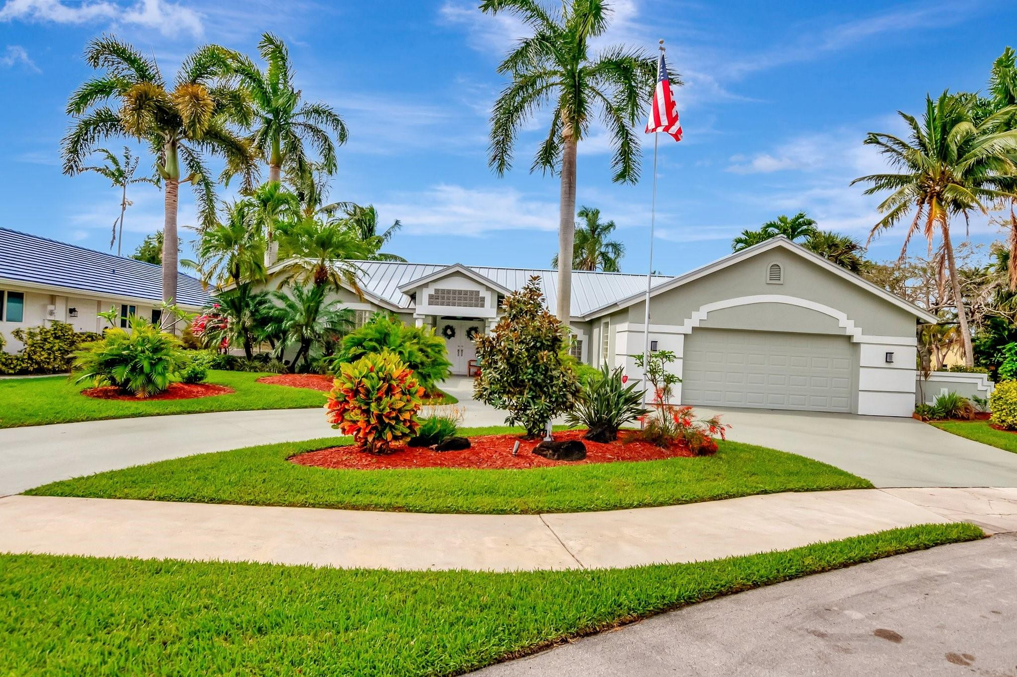 2208 Deer Creek Way