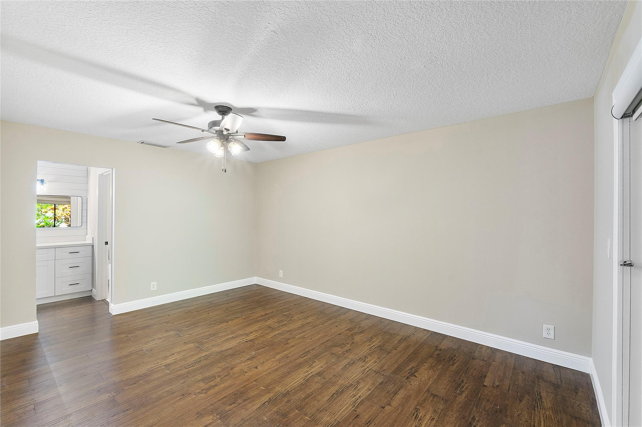 3000 Deer Creek Lake Shore Drive 3000