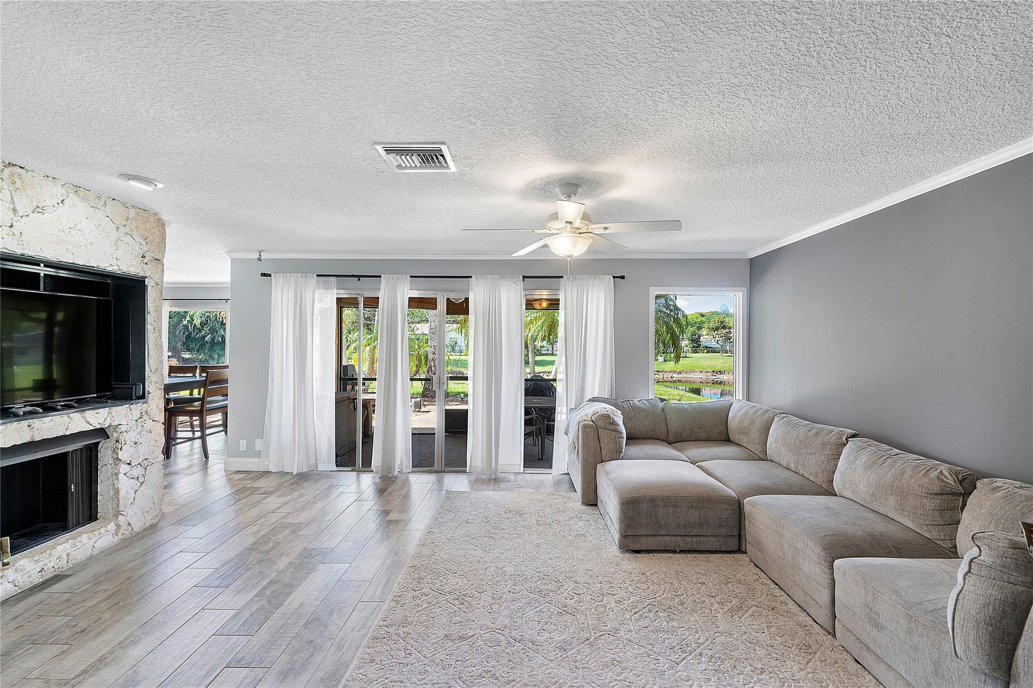 1933 Coquina Way