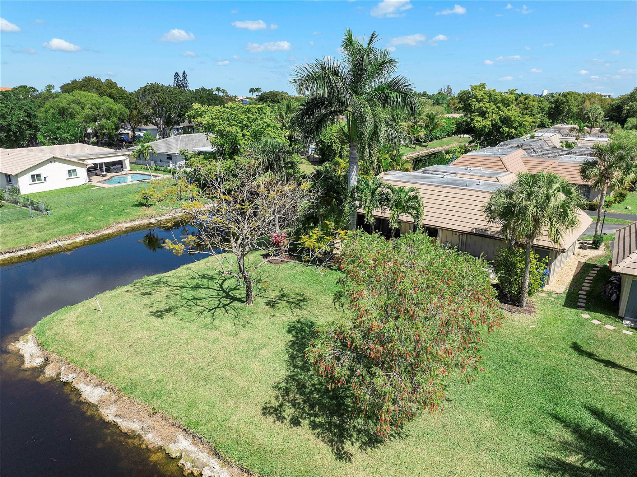 1933 Coquina Way