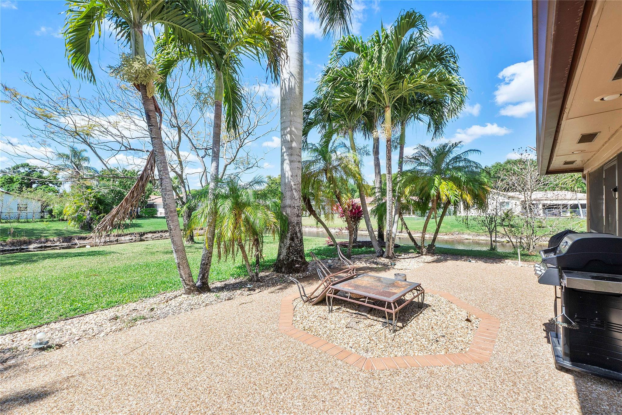 1933 Coquina Way