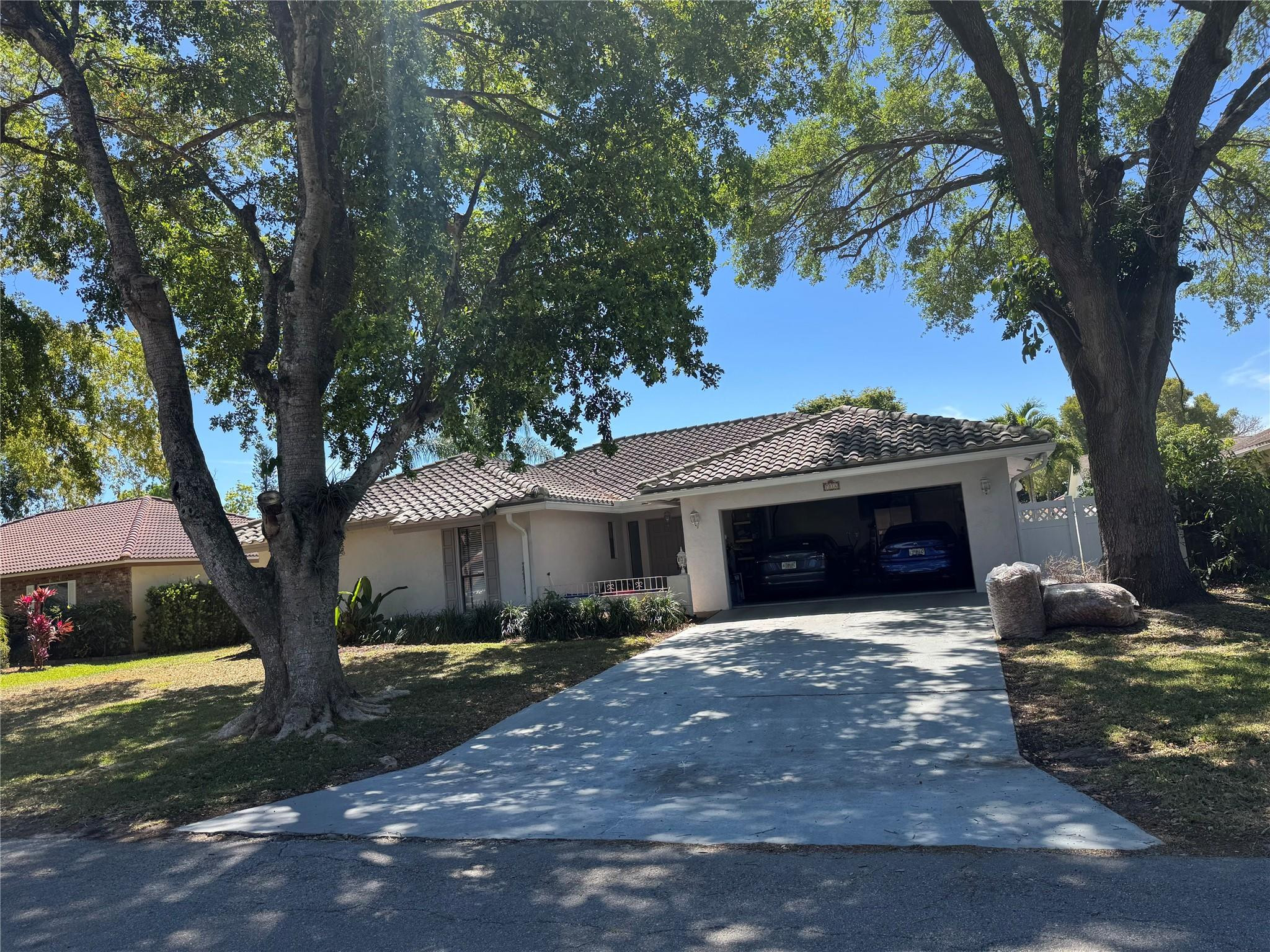 7014 NW 38th Manor