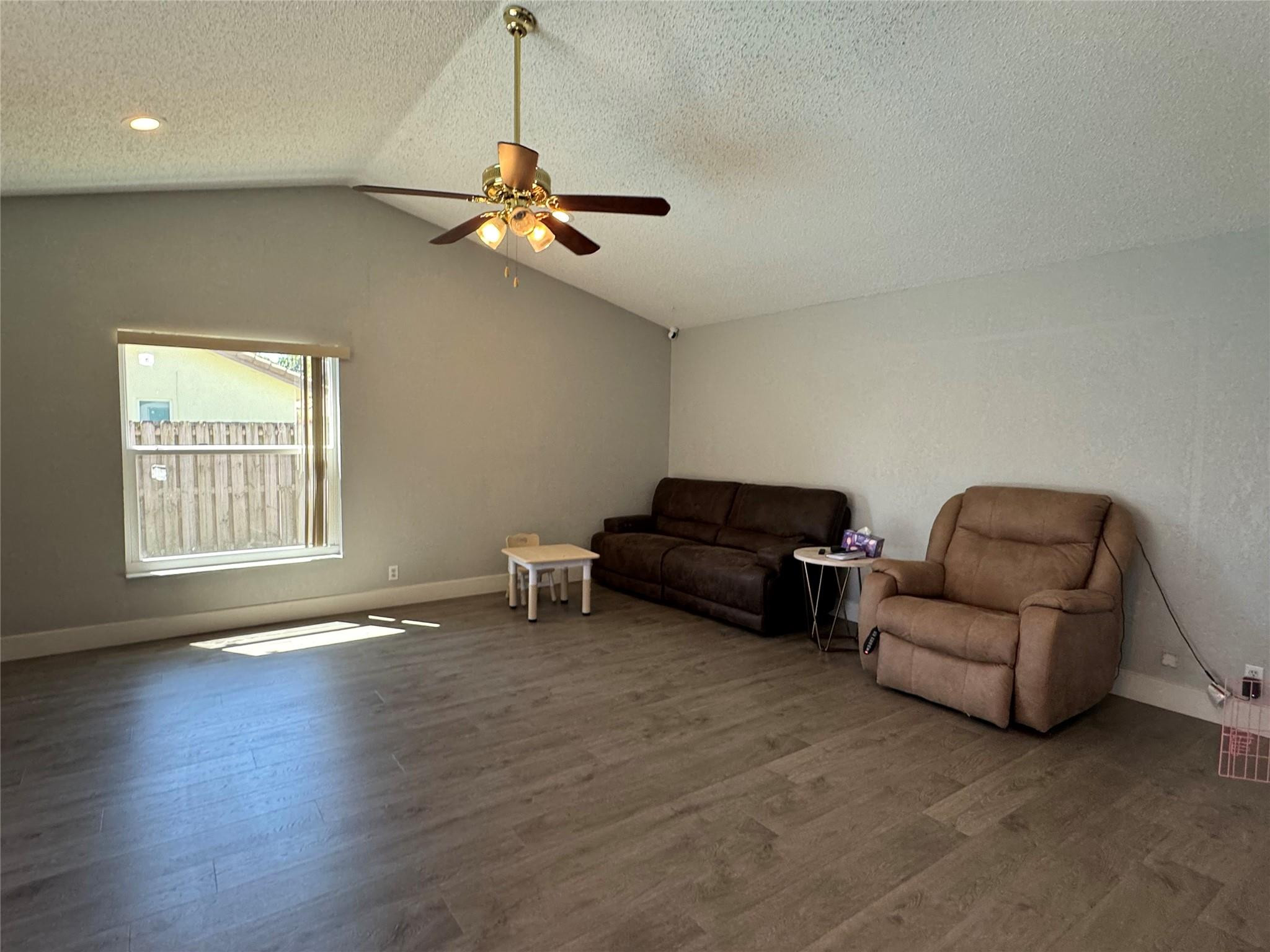 7014 NW 38th Manor