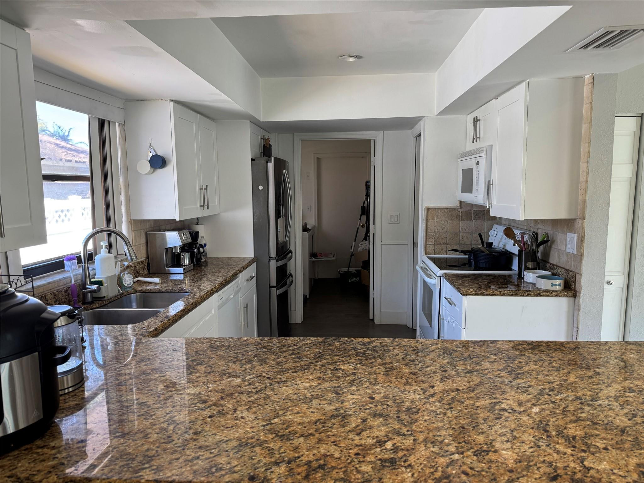 7014 NW 38th Manor