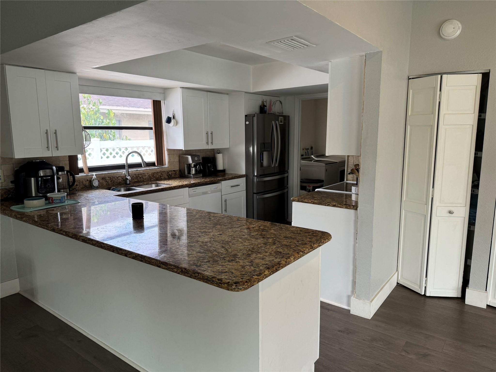 7014 NW 38th Manor