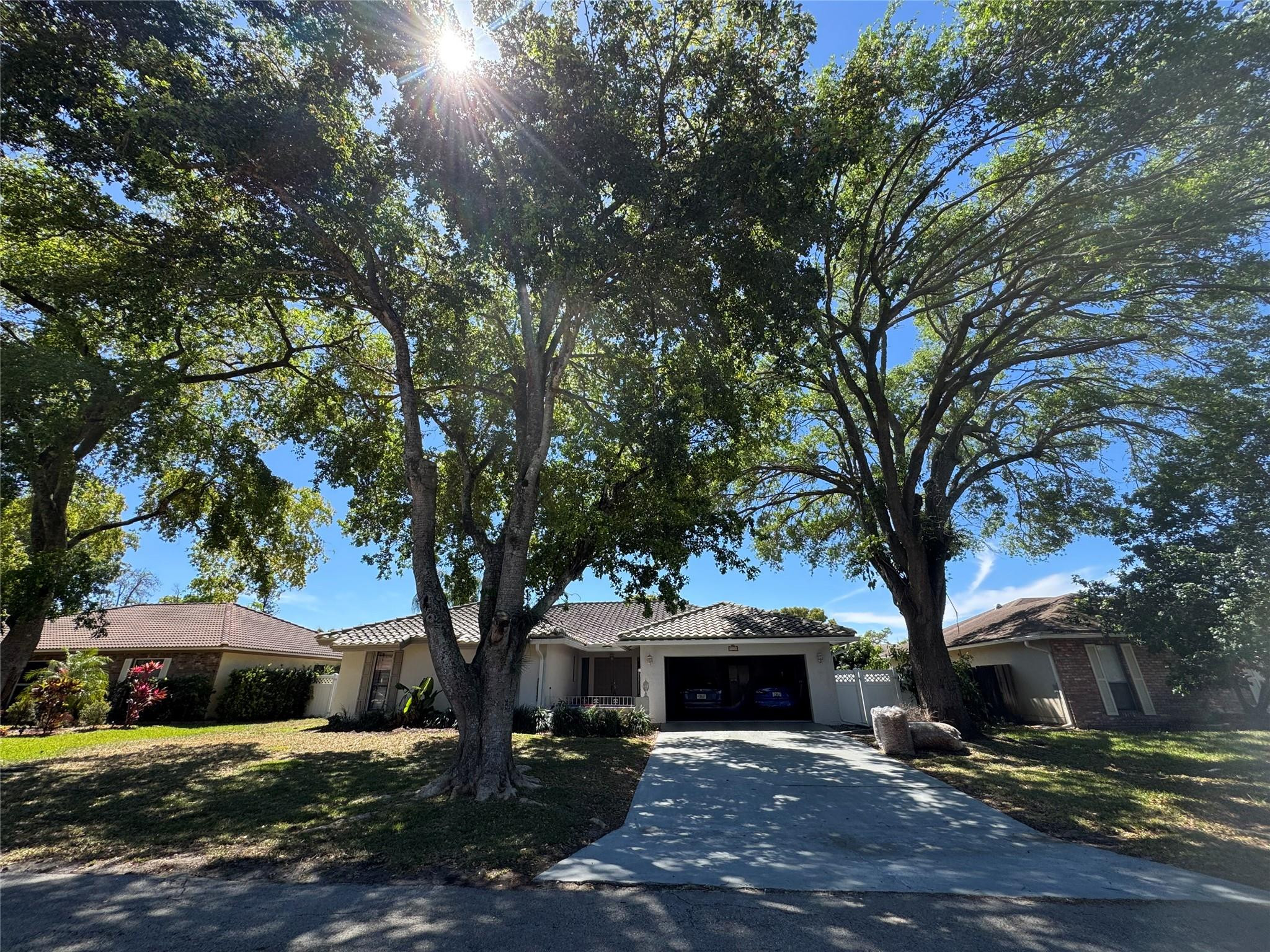 7014 NW 38th Manor