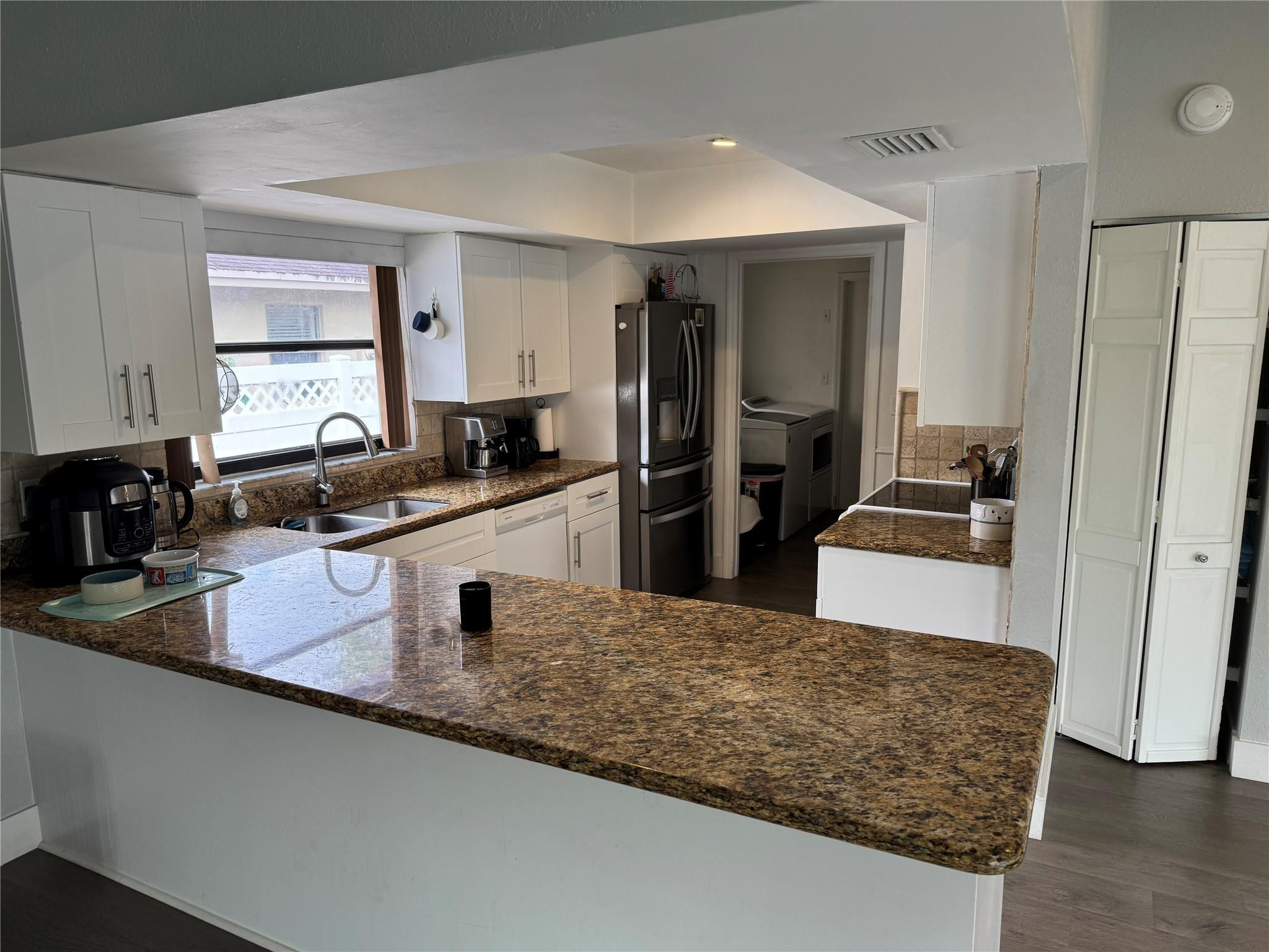 7014 NW 38th Manor