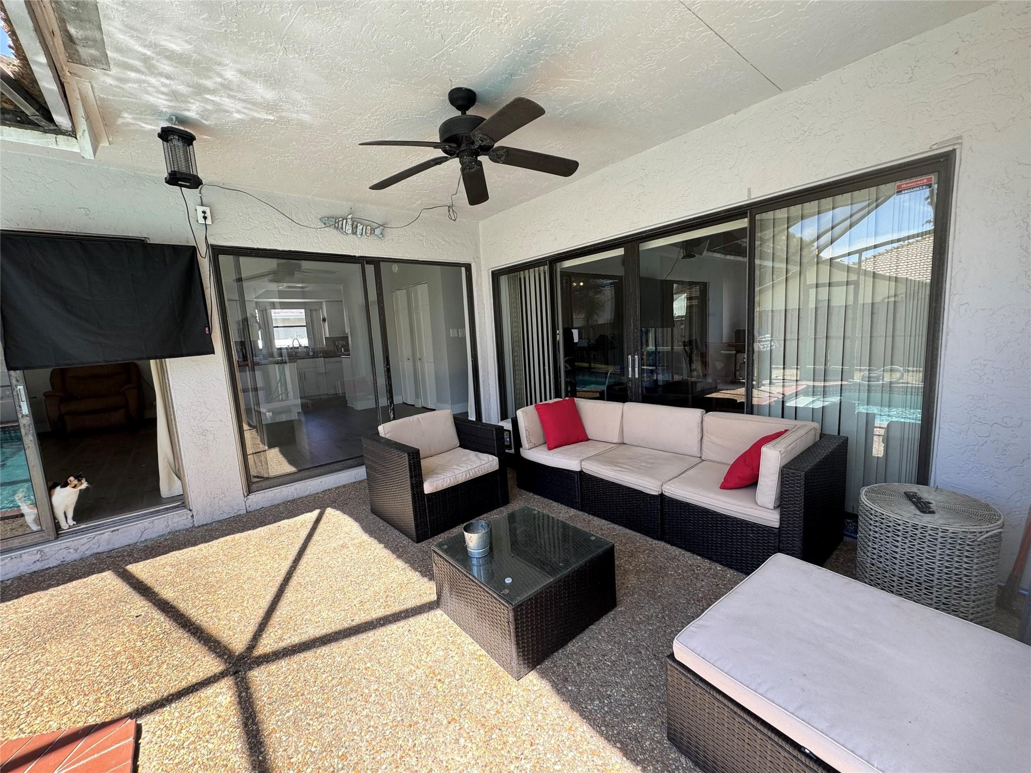 7014 NW 38th Manor