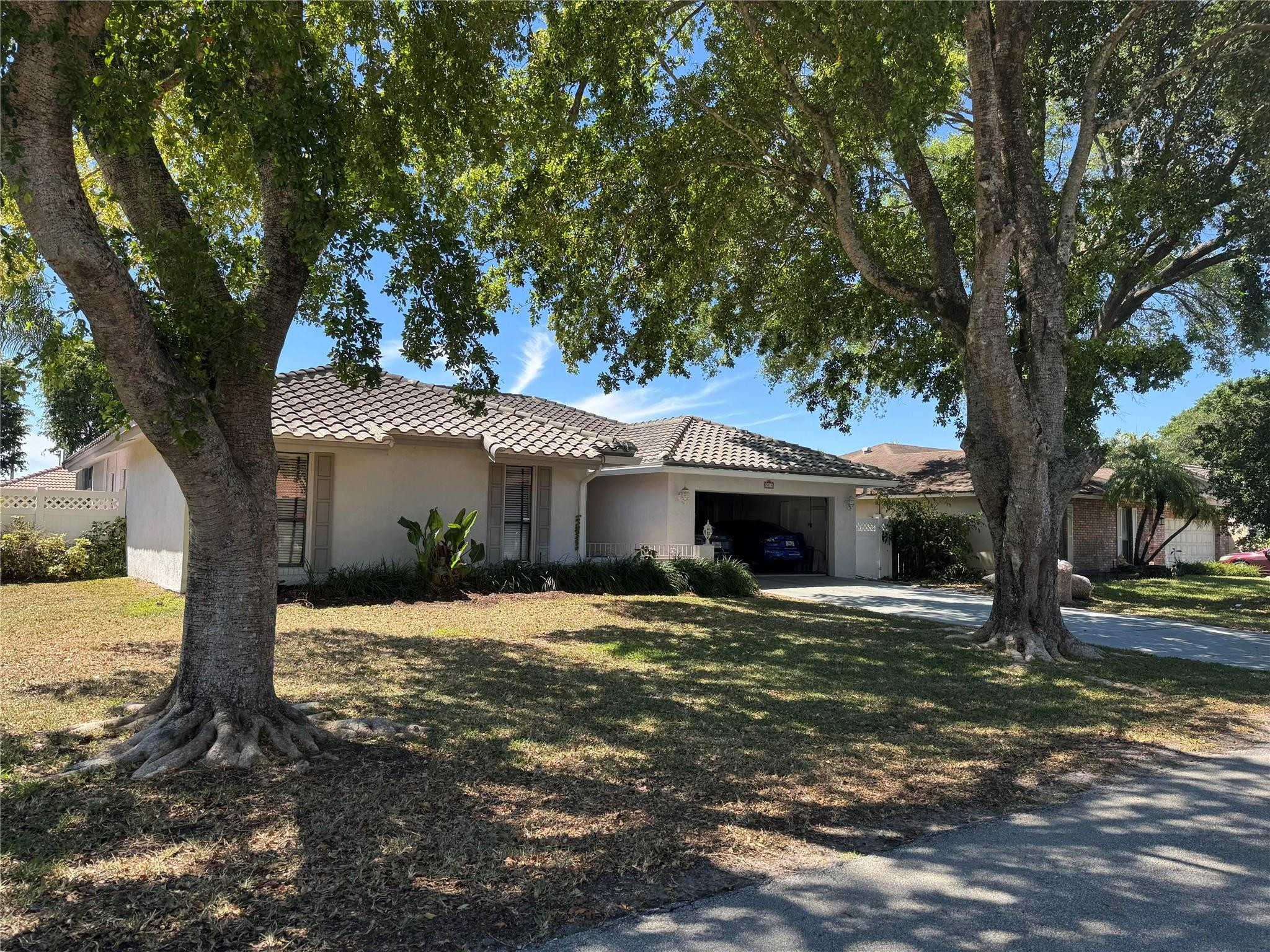 7014 NW 38th Manor