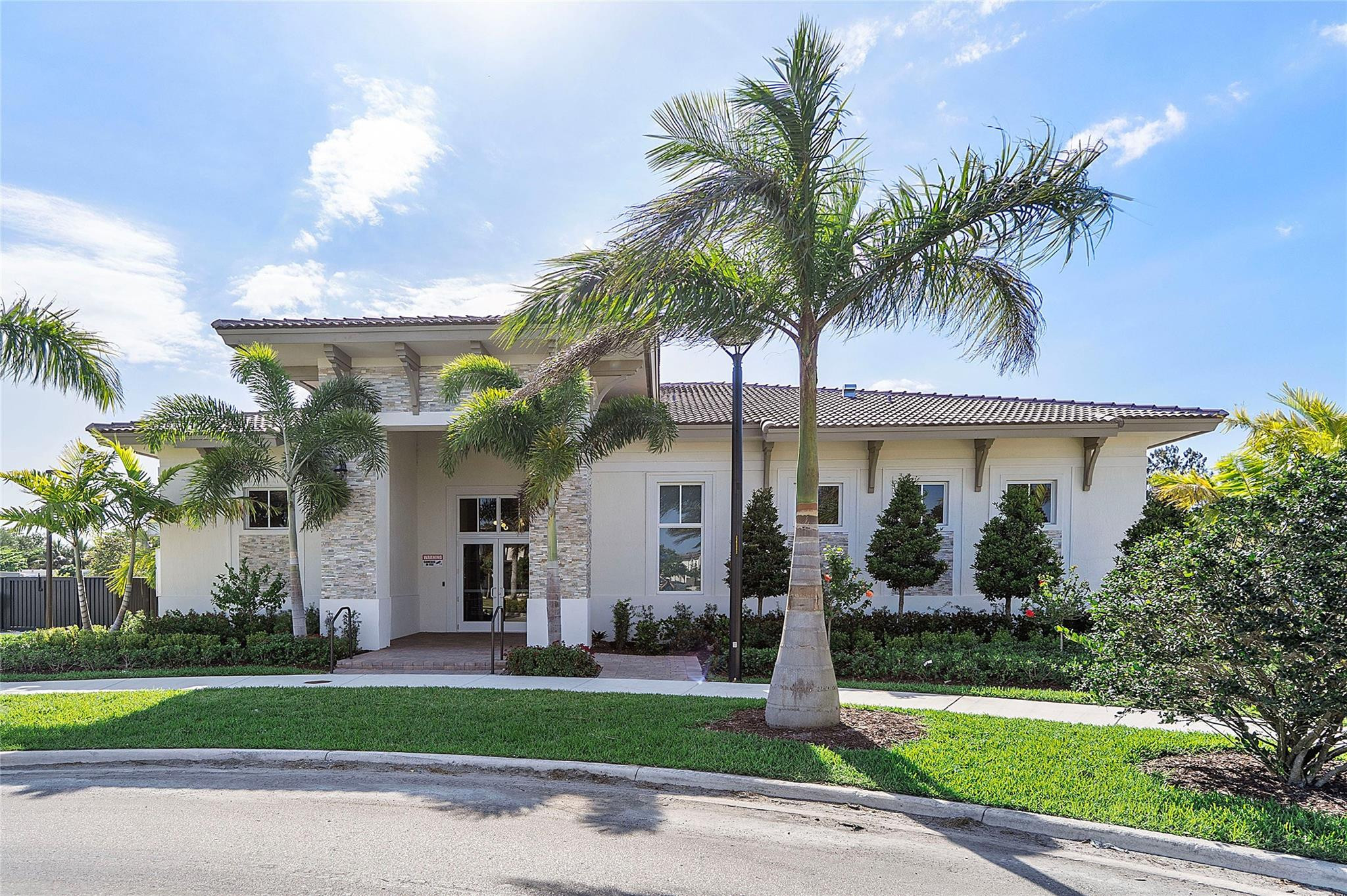 2357 NW 125th