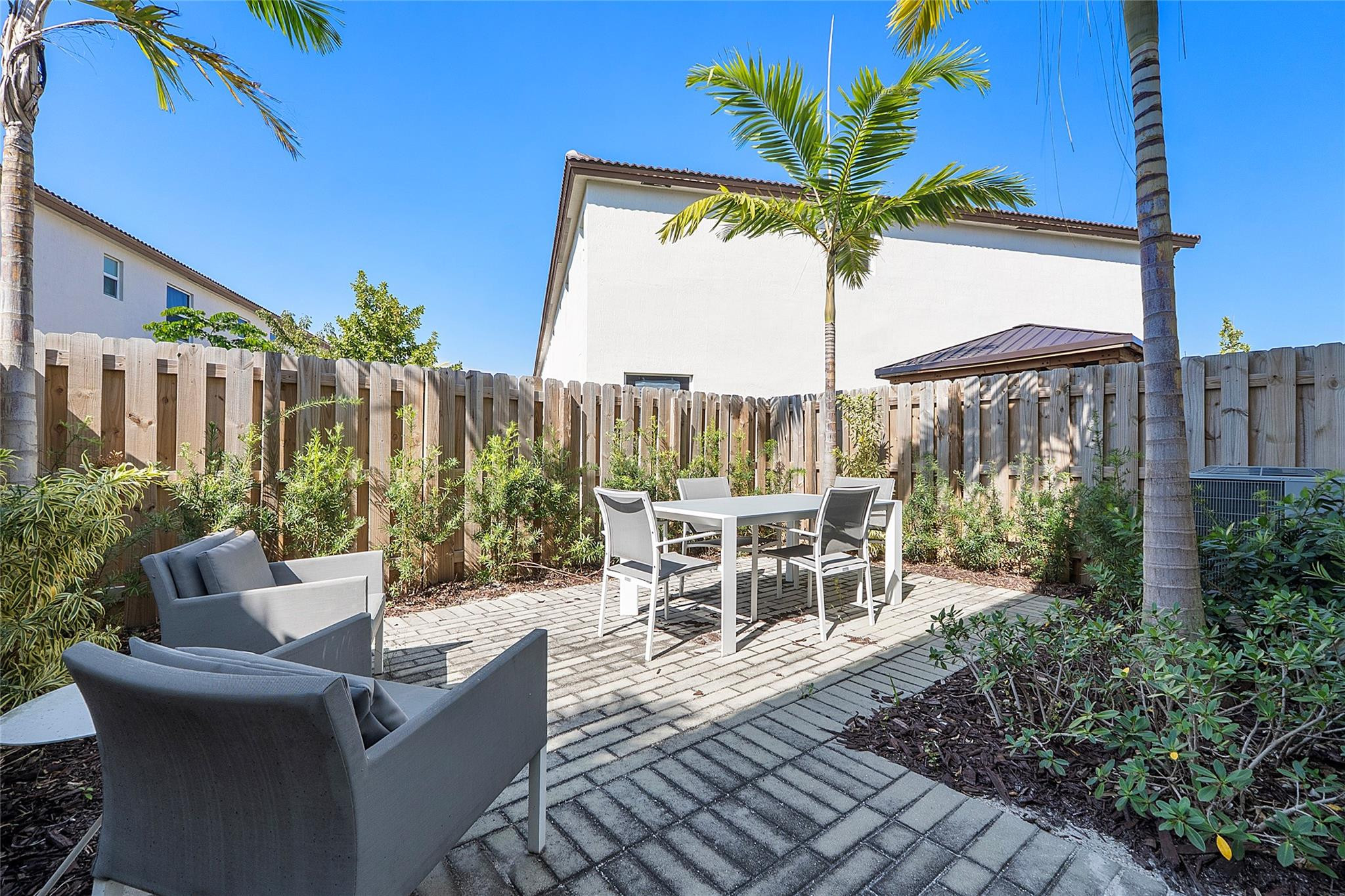 2357 NW 125th